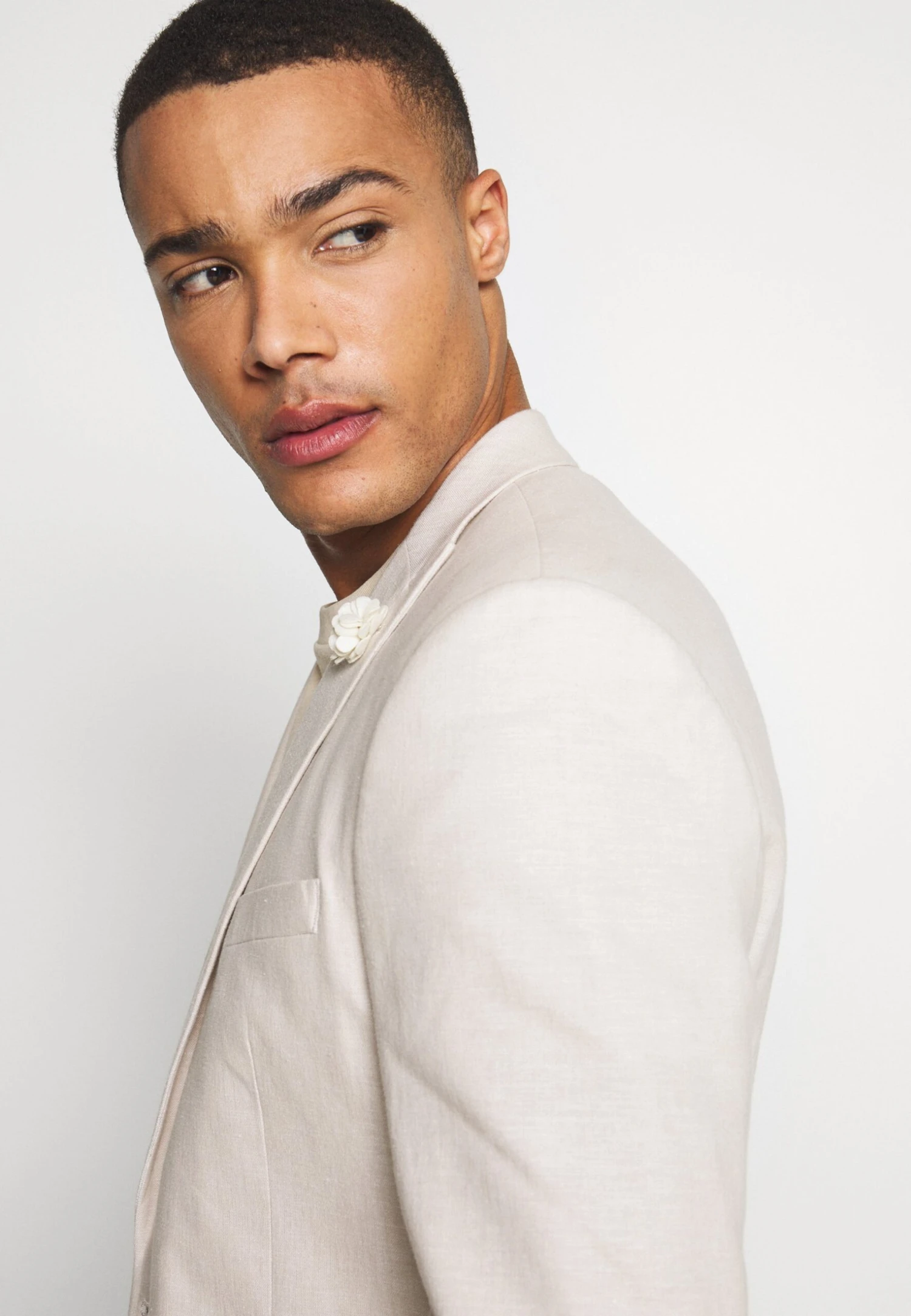 Plain Wedding - Suit - Neutral - Image 7